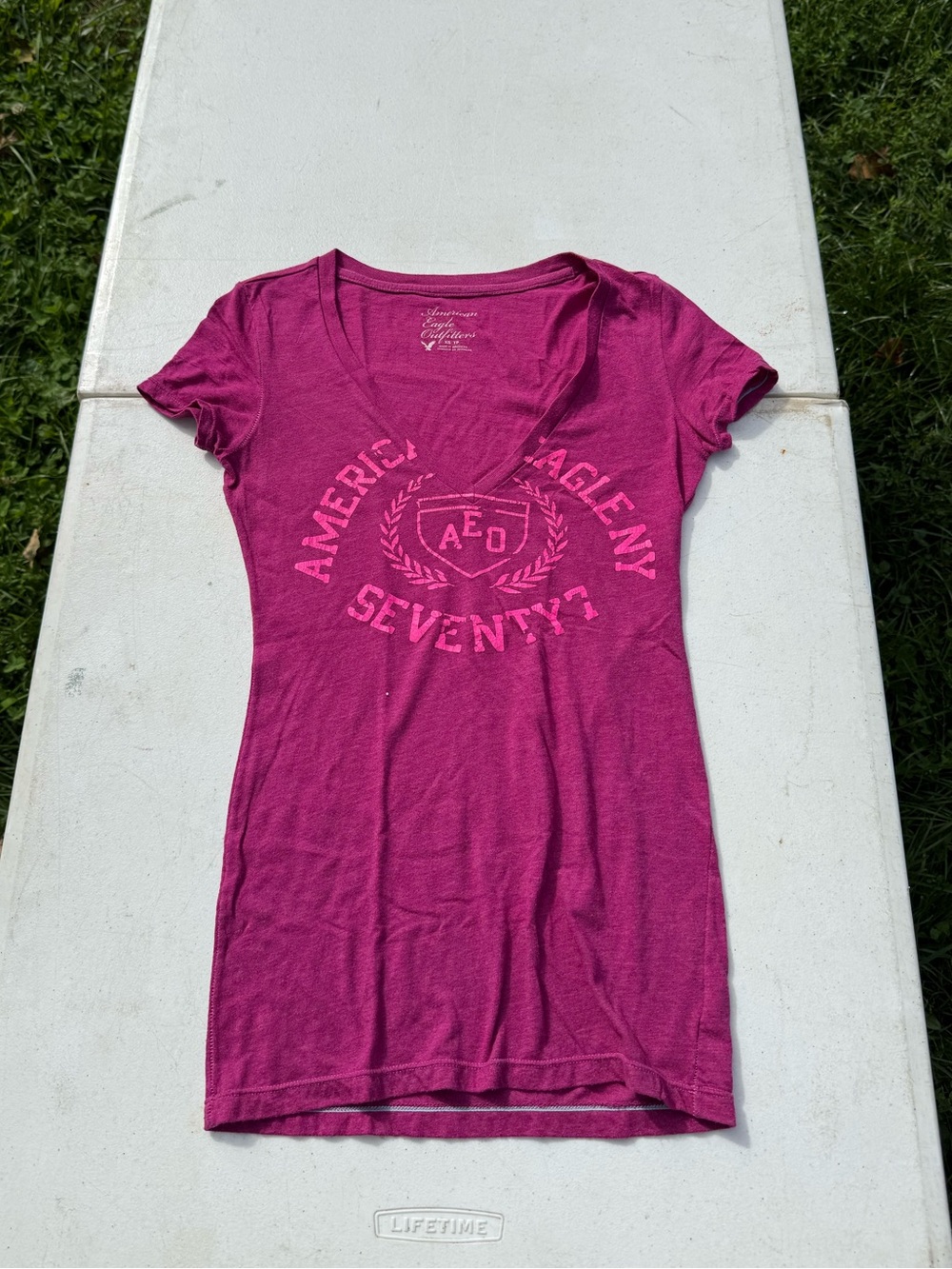 american eagle y2k v neck